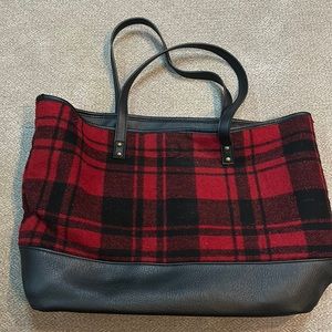 G.H. BASS & CO. TOTES